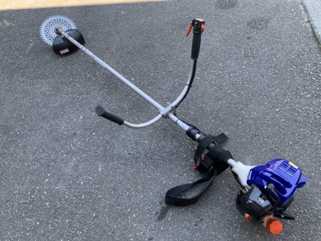 草刈機 EGT260 写真３